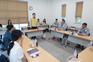 HD현대미포, 자원봉사센터에 차량 전달의 사진