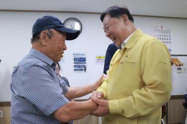 김종훈 동구청장, 무더위 쉼터 방문의 사진