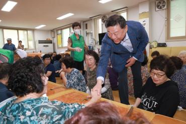 방어동 새마을회 어르신 식사대접의 사진