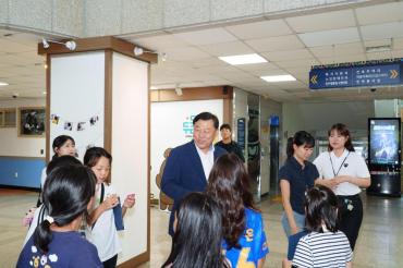 울산화정종합사회복지관 ‘나의 인생N컷’ 전시회의 사진