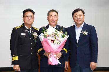 동부소방서 남성의용소방대장 이취임식의 사진