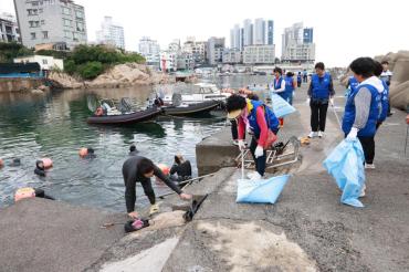 울산시 나잠회 바다청소의 날의 사진