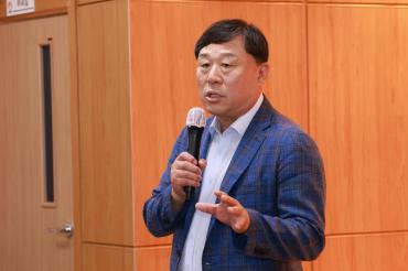 노동정책 토론회의 사진