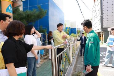 김종훈 동구청장, 학부모 건의사항 현장확인의 사진