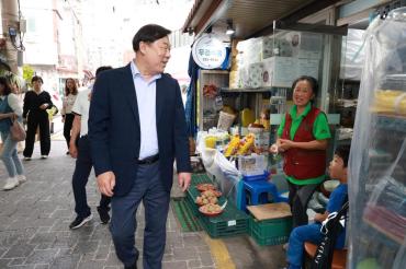 추석맞이 전통시장 장보기 행사의 사진