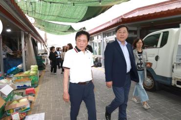 추석맞이 전통시장 장보기 행사의 사진