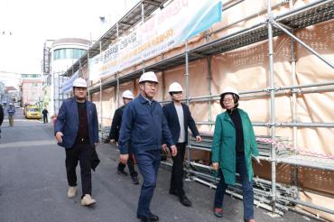대송시장 공영주차장 건립 현장방문의 사진