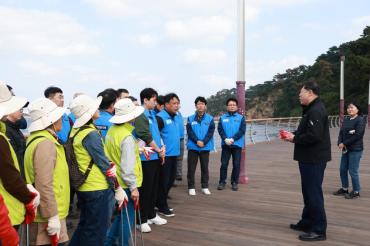 동구-HD현대건설기계 합동 플로깅의 사진