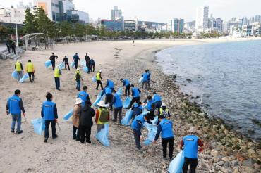 동구-HD현대건설기계 합동 플로깅의 사진