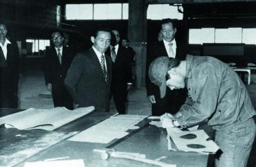 현대울산조선소 건설_1972의 사진