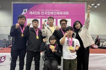 동구청 돌고래역도단, 금 13개