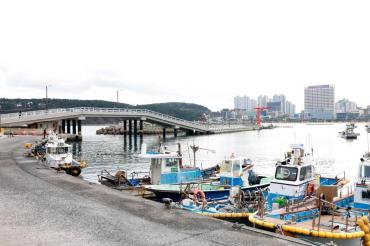 일산항 어촌신활력증진사업 준공식의 사진