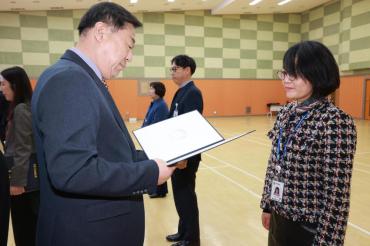 2026년 5급 이상 정기인사 임용장 수여식의 사진