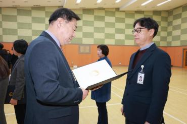 2026년 5급 이상 정기인사 임용장 수여식의 사진