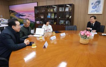 골목형상점가 지정서 전달식의 사진