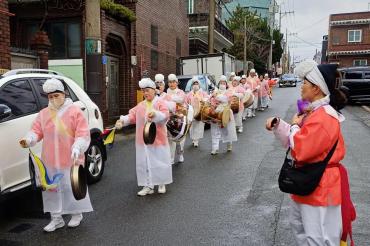 전하2동 풍물교실 지신밟기 행사의 사진