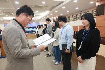 6급 이하 임용장 수여식의 사진