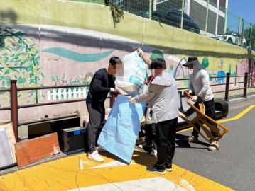 법무부 울산보호관찰소 주거환경개선 봉사의 사진