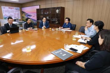 천기옥 동구청장, 현대백화점 울산점과 면담의 사진
