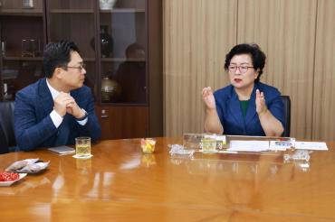 천기옥 동구청장, 현대백화점 울산점과 면담의 사진