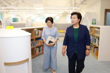 제1호 동 평생학습센터 현판식의 사진