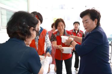 화정동 통장회 삼계탕데이의 사진
