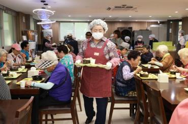 화정종합사회복지관 삼계탕 나눔데이의 사진