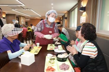 화정종합사회복지관 삼계탕 나눔데이의 사진