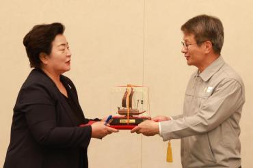 천기옥 동구청장, HD현대중공업 방문의 사진