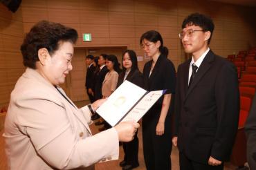 6급 이하 수시인사 임용장 수여식의 사진