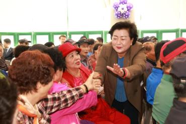 전하2동 노인의 날 행사의 사진