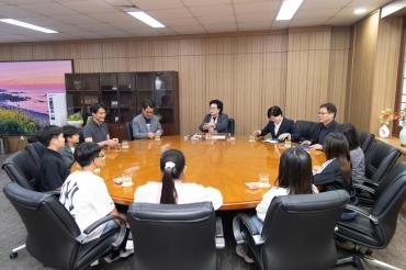화진초 학생 프로젝트 운영 성금전달의 사진